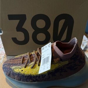 adidas Yeezy Boost 380 Box